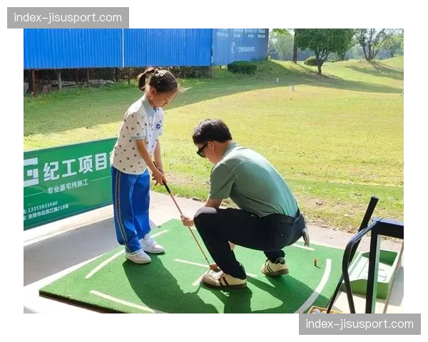 走进美国公立高中的“First Tee”高尔夫普及课堂